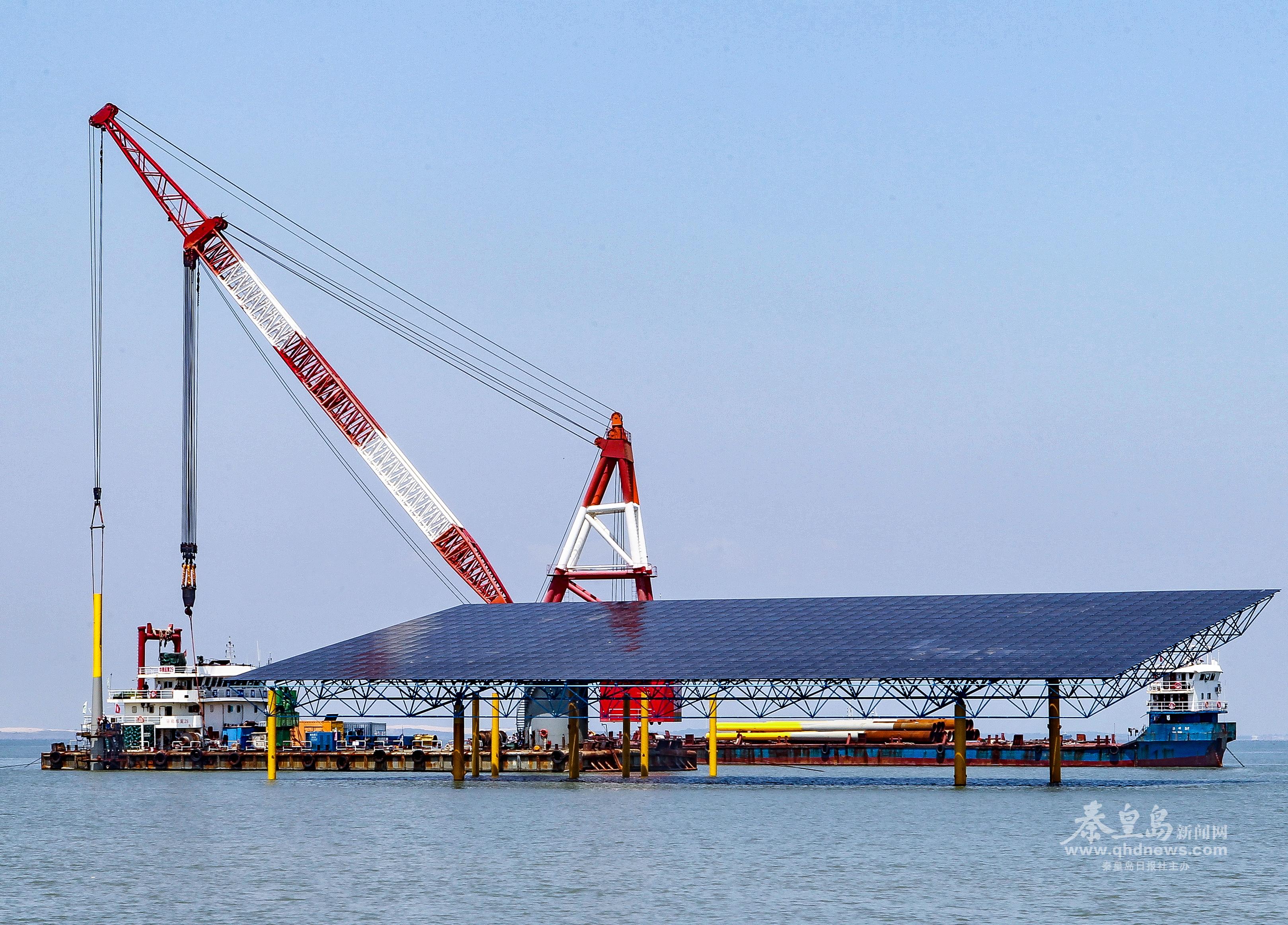 秦皇島180萬千瓦海上光伏示范試點項目施工現(xiàn)場。 記者 方竟凱 陳立桐 攝